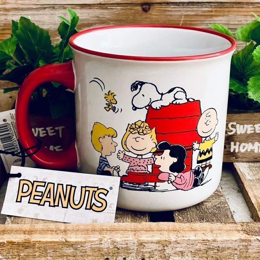 NWT Peanuts Snoopy & Friends Red/ White Snoopy at Bottom Mug Jumbo Mug 20 Oz